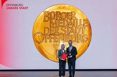 Bürgermedaillenträgerin Loretta Bös